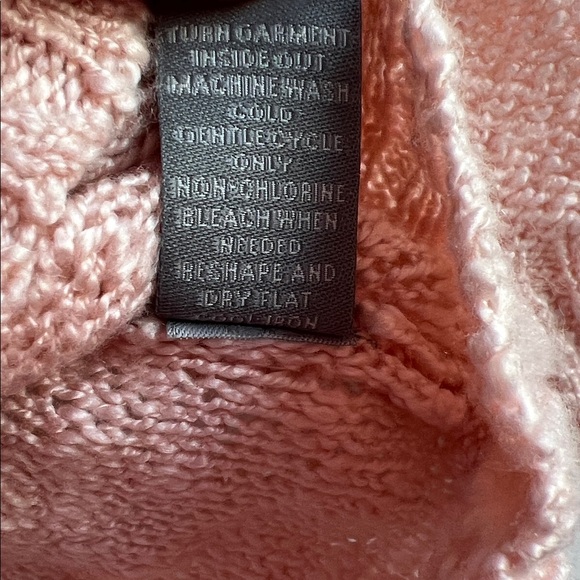 Charlotte‎ Russe Pink Sweater - Picture 5 of 7